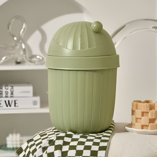 Plastic Trash Can With Lid